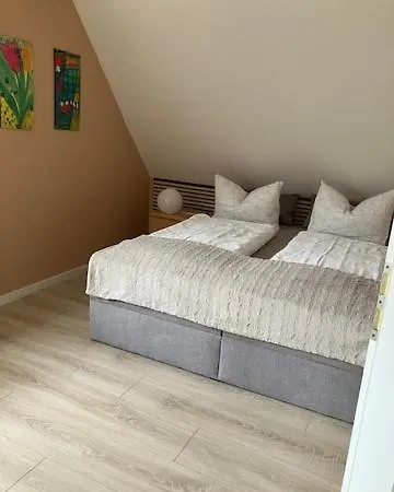 Appartement Waldhoehe -sonniger Balkon-boxspringbett-ladestation E-auto