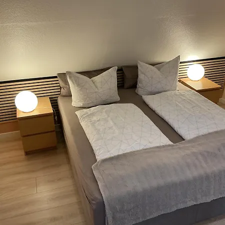 Ferienwohnung Waldhoehe -Boxspringbett-Ladestation E-Auto